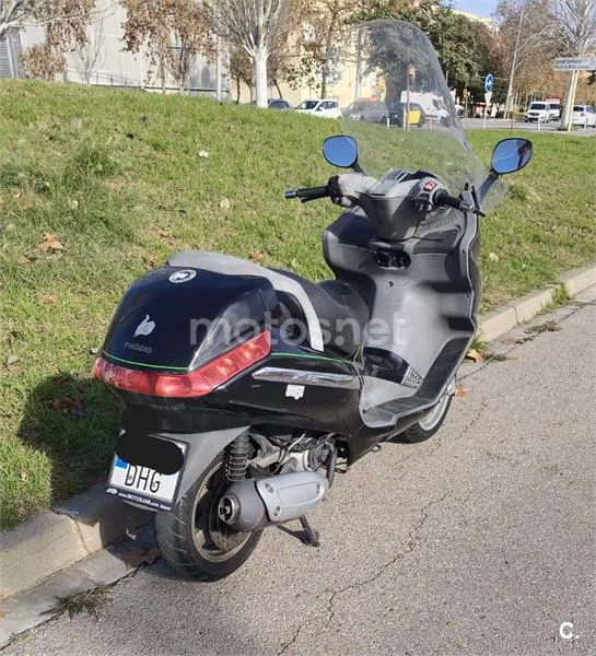 Piaggio X8 200 – Vista 2