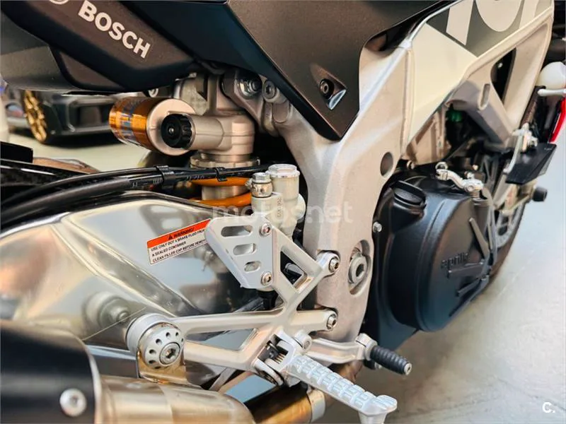 Aprilia Tuono V4 1100 Factory – Vista 11