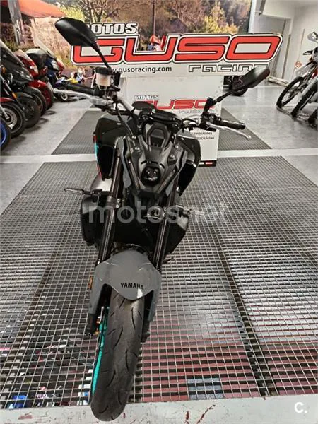 Yamaha MT-09 – Vista 11