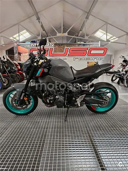 Yamaha MT-09 – Vista 12