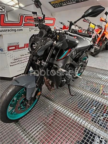 Yamaha MT-09 – Vista 13