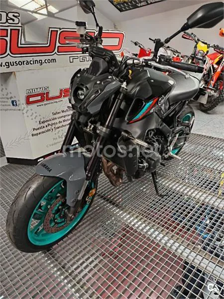 Yamaha MT-09 – Vista 14