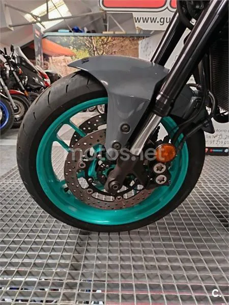 Yamaha MT-09 – Vista 18