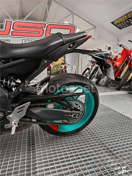 Yamaha MT-09 – Vista 20