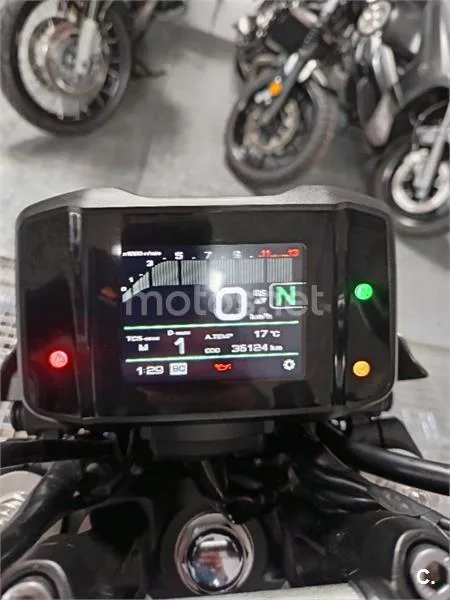Yamaha MT-09 – Vista 21
