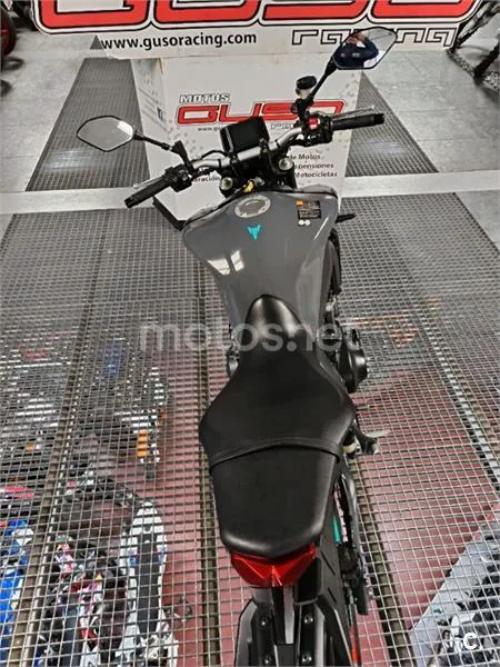 Yamaha MT-09 – Vista 23