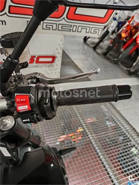 Yamaha MT-09 – Vista 25