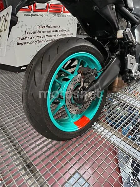 Yamaha MT-09 – Vista 7