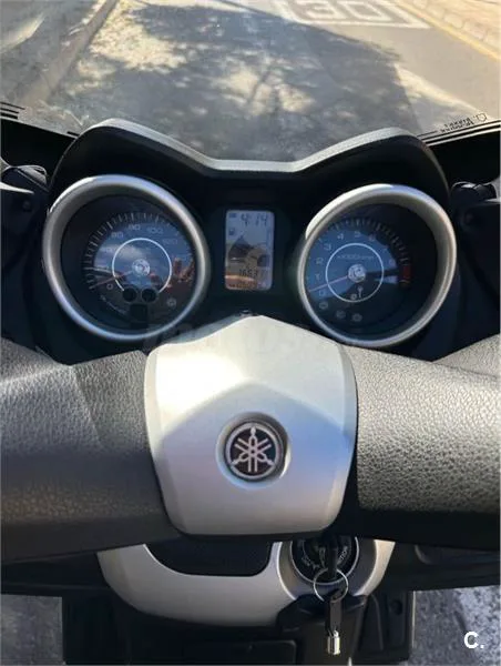 Yamaha XMAX 250 – Vista 3