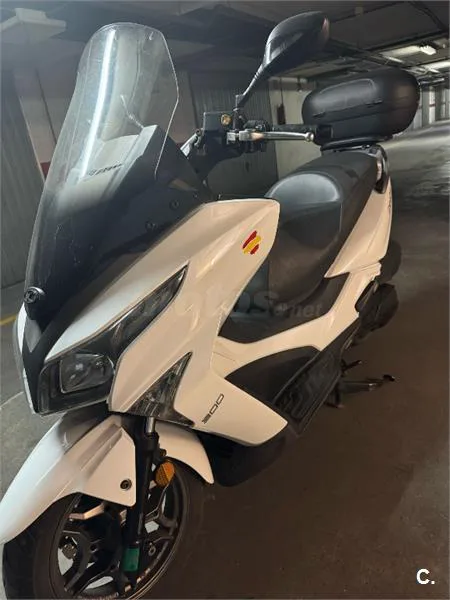 Kymco Grand Dink 300 – Vista 2