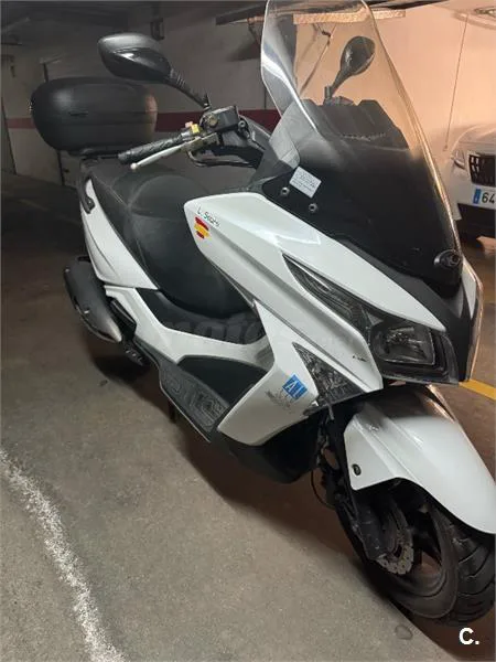 Kymco Grand Dink 300 – Vista 3