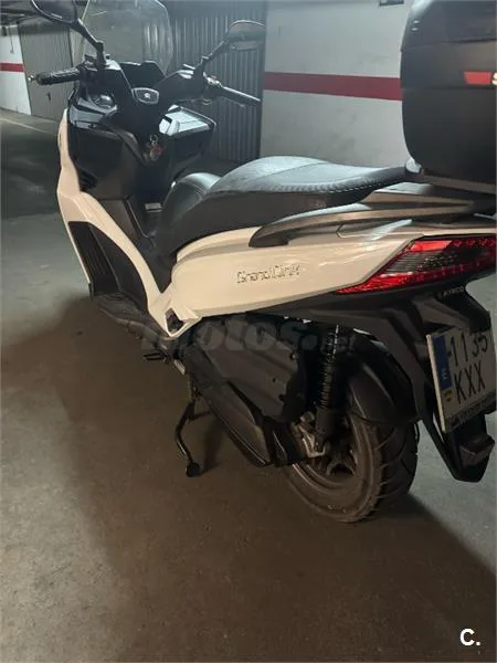 Kymco Grand Dink 300 – Vista 5