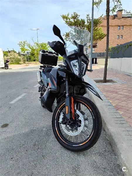 KTM 890 – Vista 2