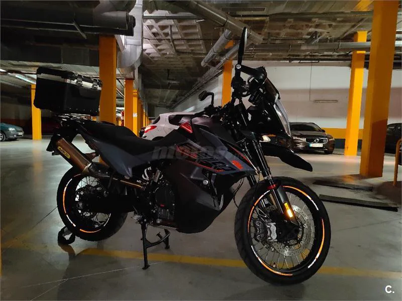 KTM 890 – Vista 3