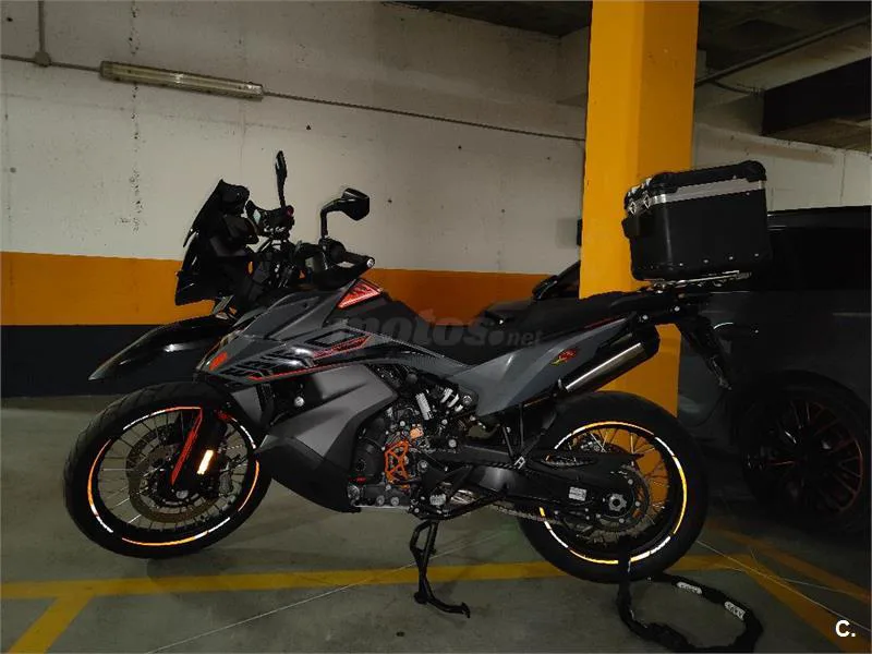 KTM 890 – Vista 4