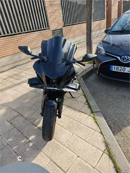Yamaha R7 – Vista 5