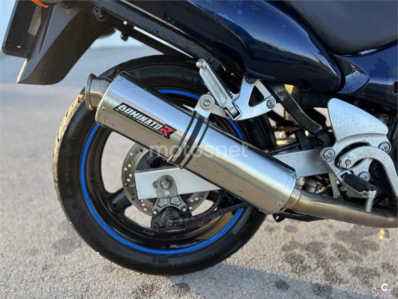 Suzuki GSX 750 F – Vista 8