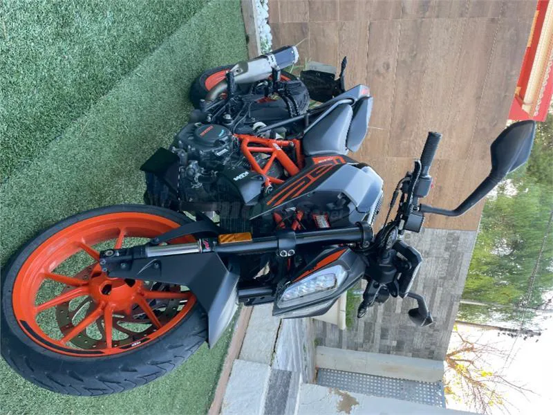 KTM 125 – Vista 12