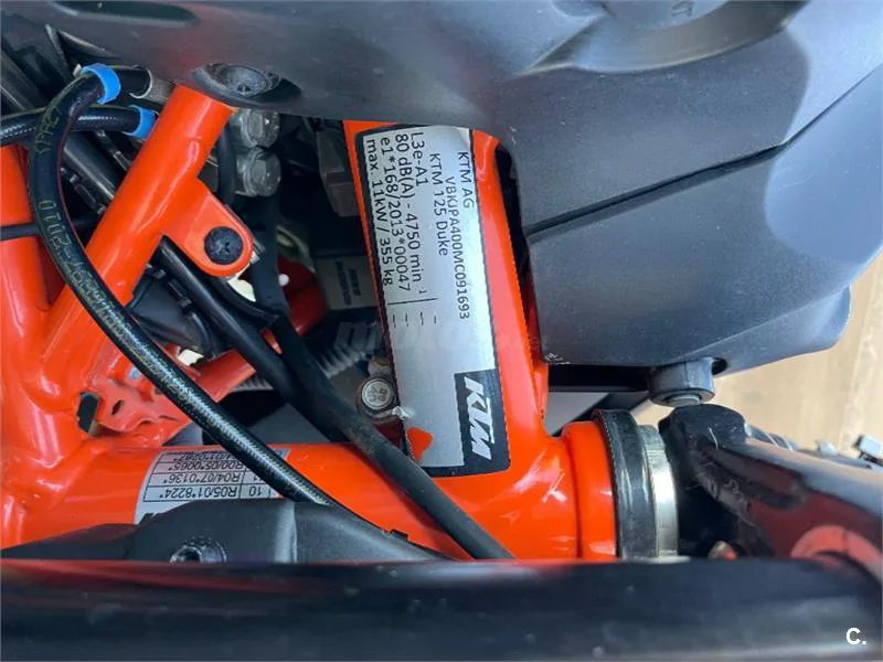 KTM 125 – Vista 19