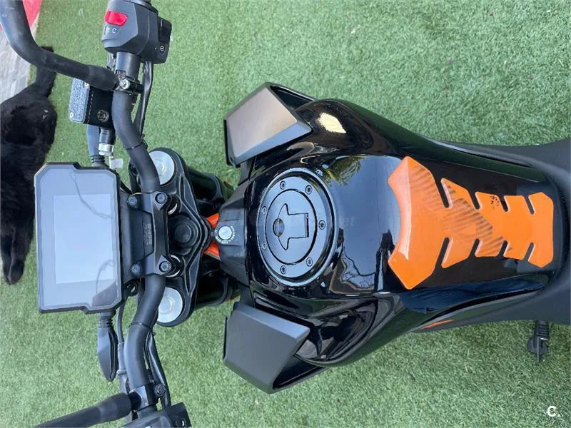 KTM 125 – Vista 10