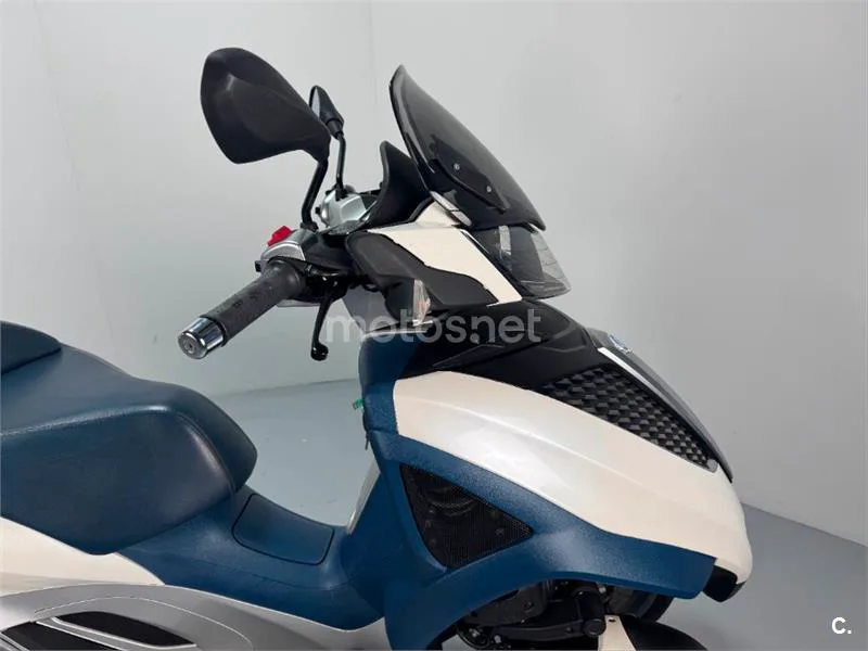 Piaggio MP3 Yourban 300 LT Sport – Vista 3