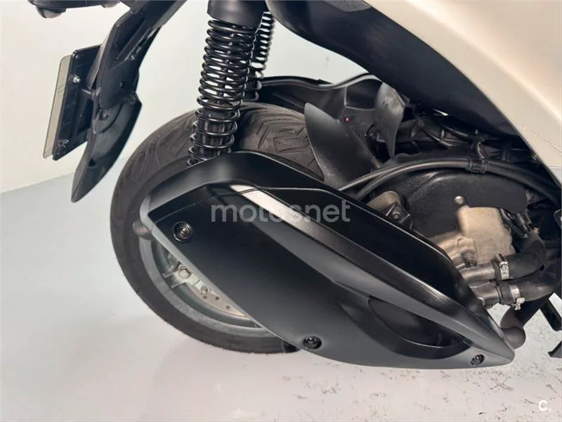 Piaggio MP3 Yourban 300 LT Sport – Vista 6