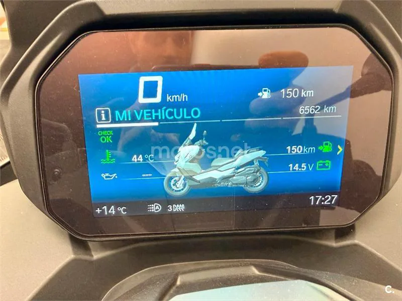BMW C 400 GT – Vista 7
