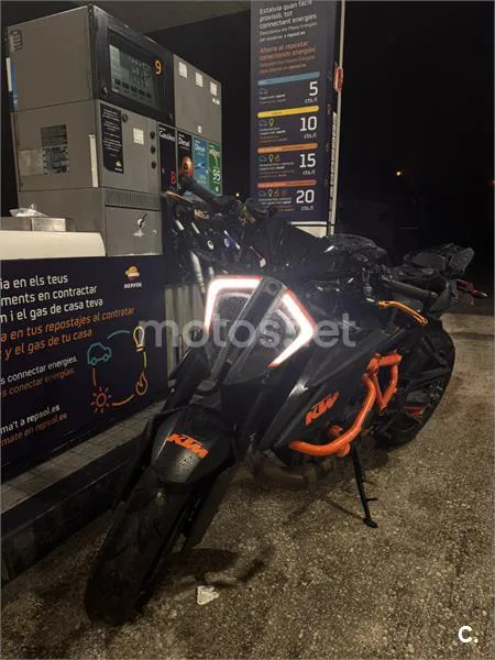 KTM 1290 Super Duke R – Vista 2