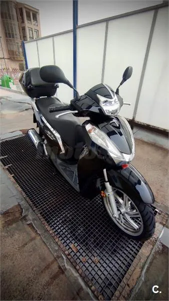 Honda SH300i 2850 € 2016 Alicante - 1