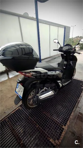 Honda SH300i – Vista 5