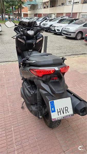 Yamaha XMAX 400 – Vista 3