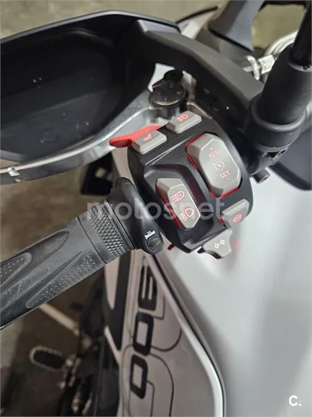 Triumph Tiger 900 – Vista 7
