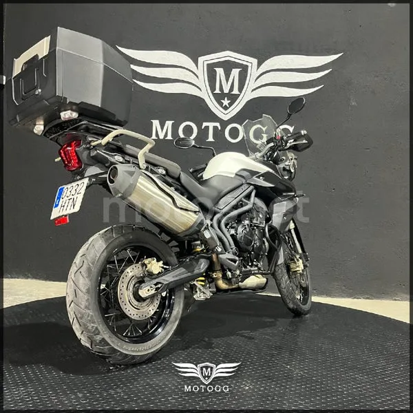 Triumph Tiger 800 – Vista 7