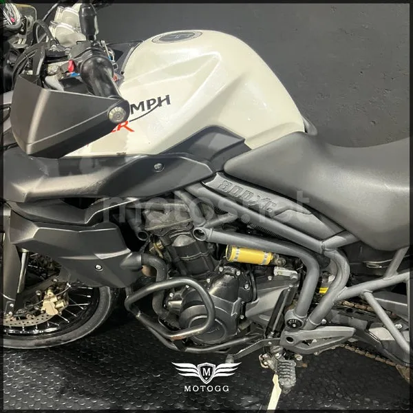 Triumph Tiger 800 – Vista 8