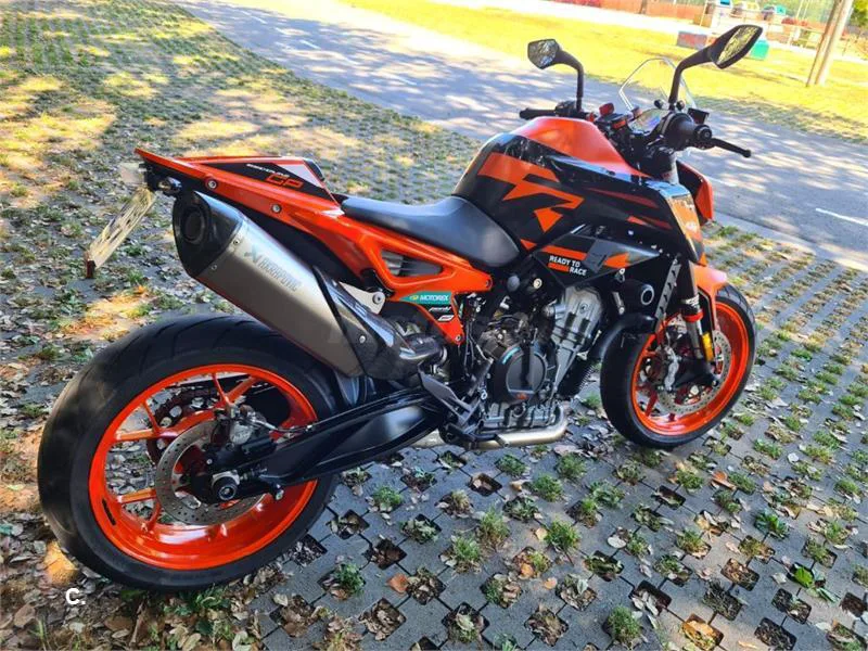 KTM 890 – Vista 3