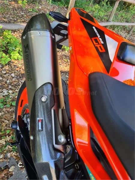 KTM 890 – Vista 4