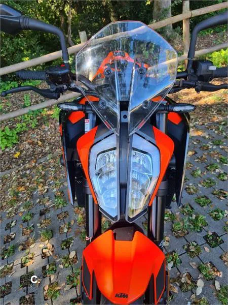 KTM 890 – Vista 5