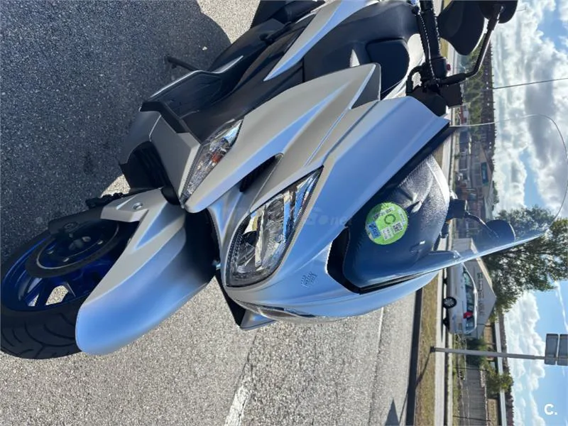 Suzuki Burgman 400 – Vista 4