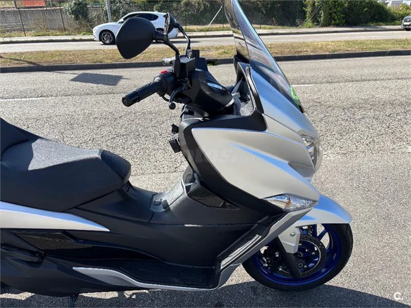 Suzuki Burgman 400 – Vista 5