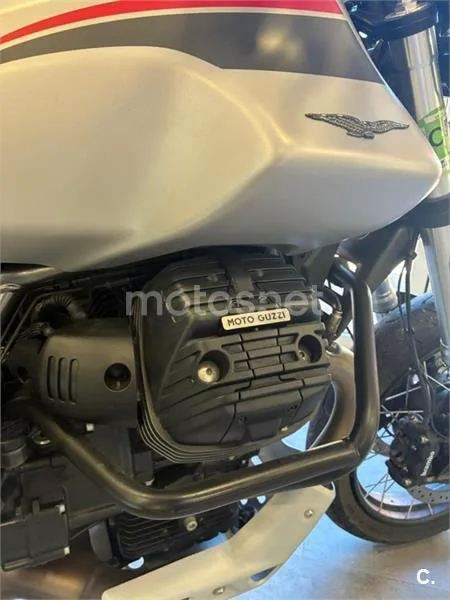 Moto Guzzi V85 TT – Vista 3