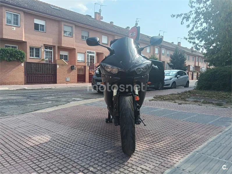 Yamaha R6 – Vista 10