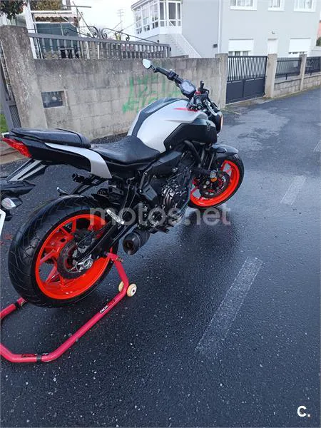 Yamaha MT-07 – Vista 5