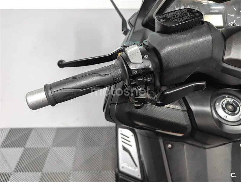 Yamaha TMAX 530 – Vista 11