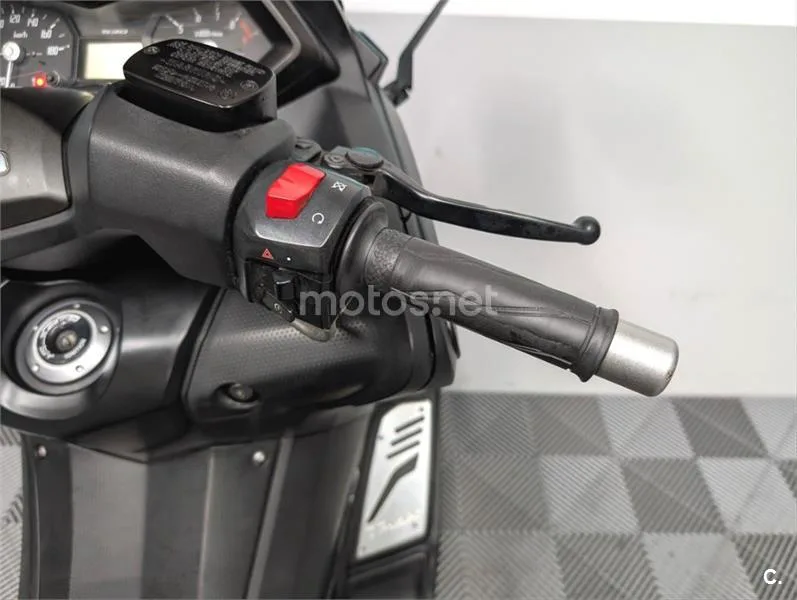Yamaha TMAX 530 – Vista 13