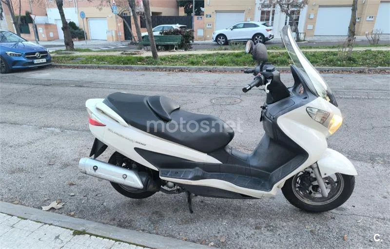 Suzuki Burgman 200 – Vista 2