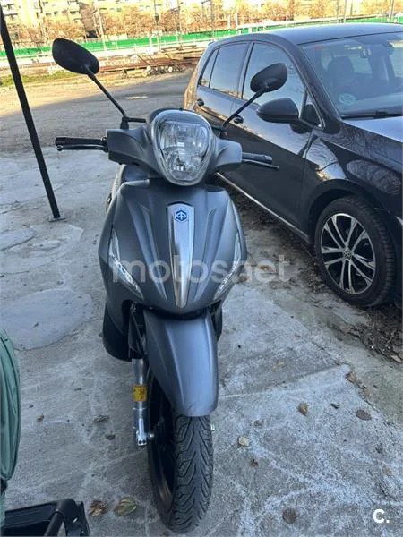 Piaggio Beverly 125 – Vista 2