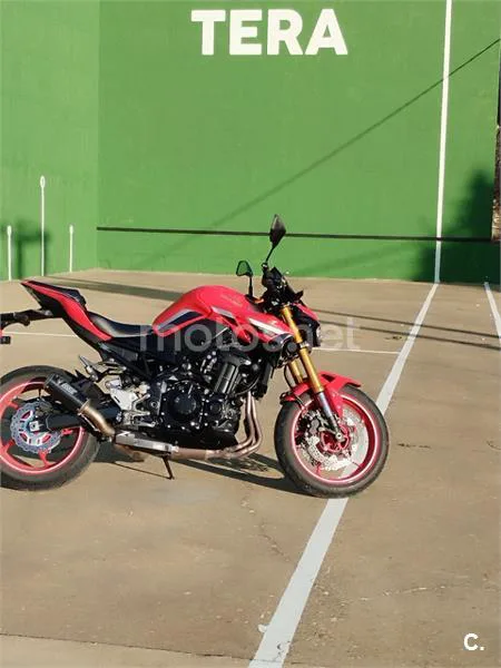 Kawasaki Z 900 – Vista 11