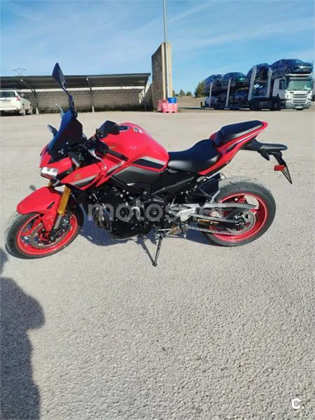 Kawasaki Z 900 – Vista 16