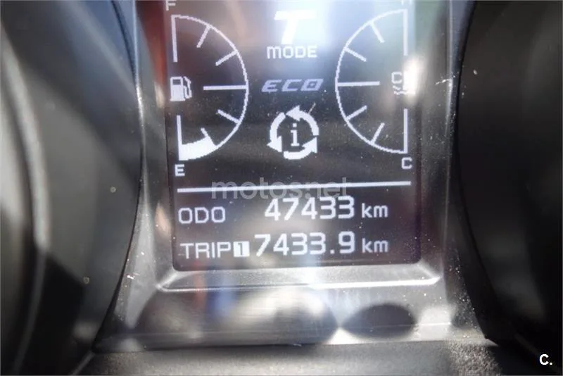 Yamaha TMAX – Vista 16