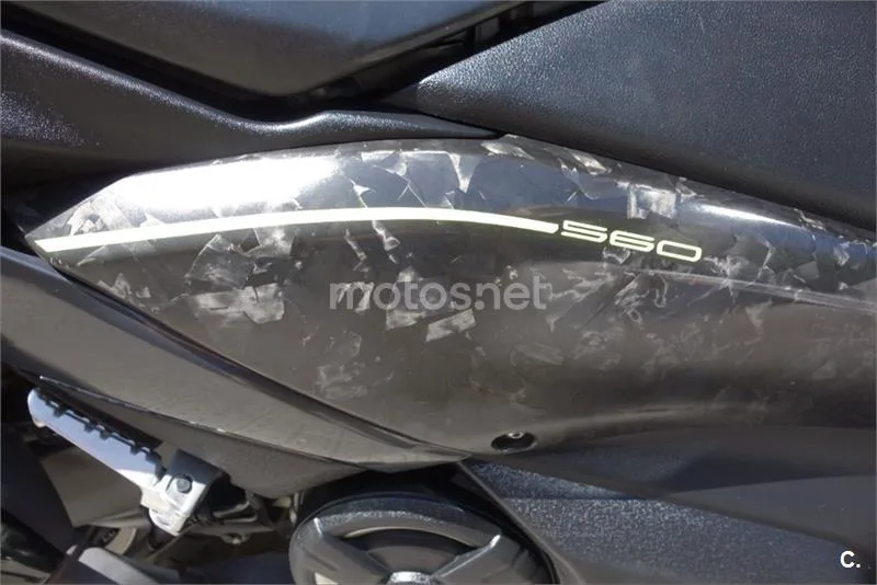 Yamaha TMAX – Vista 4